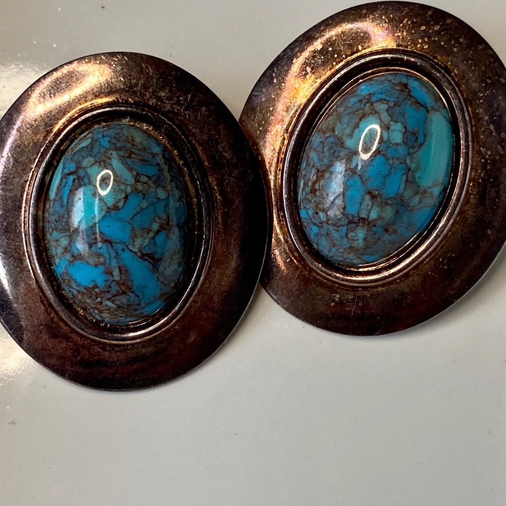 Retro Faux Turquoise Silver Tone Oval Earrings 📿